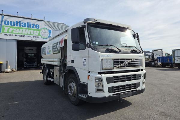 Unidades de camiones - VOLVO FM9 4X2  Camion citerne (Belgique - Europe) - Houffalize Trading s.a.