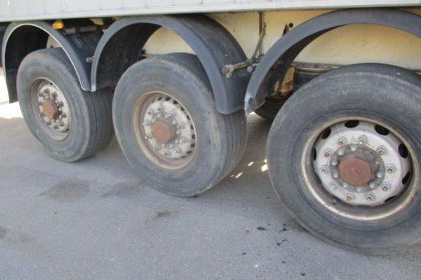 Second hand saleSemi-trailer - Diversen Socari   fond mouvant (Belgique - Europe) - Houffalize Trading s.a.