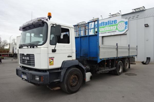 LKW-Einheiten - MAN 26.364  Camion plateau F2000 (Belgique - Europe) - Houffalize Trading s.a.