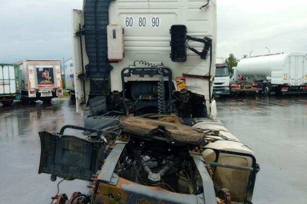 Piezas - VOLVO FH 460 for Parts - no gearbox - no docs    (Belgique - Europe) - Houffalize Trading s.a.