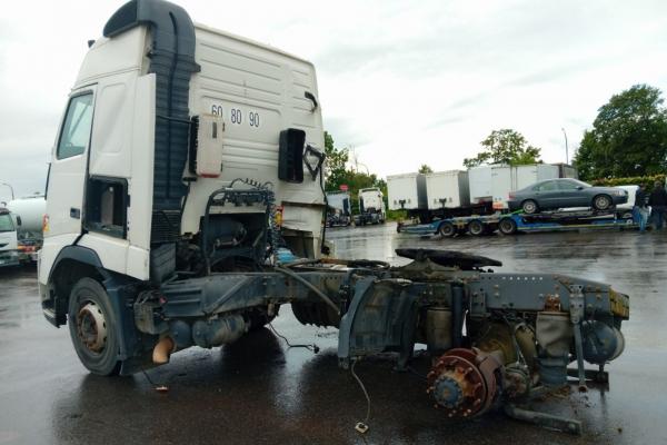 Teile - VOLVO FH 460 for Parts - no gearbox - no docs    (Belgique - Europe) - Houffalize Trading s.a.