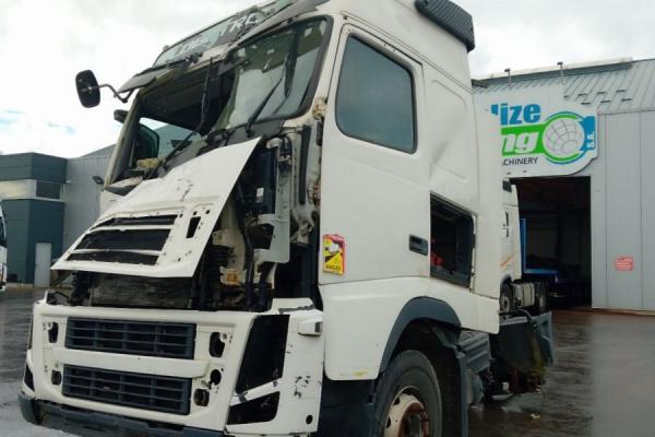 Teile - VOLVO FH 460 for Parts - no gearbox - no docs    (Belgique - Europe) - Houffalize Trading s.a.