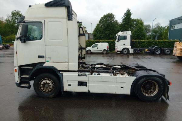 Piezas - VOLVO FH 440 for Parts - no docs    (Belgique - Europe) - Houffalize Trading s.a.