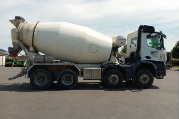 Unidades de camiones - MERCEDES Arocs 3243 Liebherr 9M3 Voith  Camion malaxeur (Belgique - Europe) - Houffalize Trading s.a.